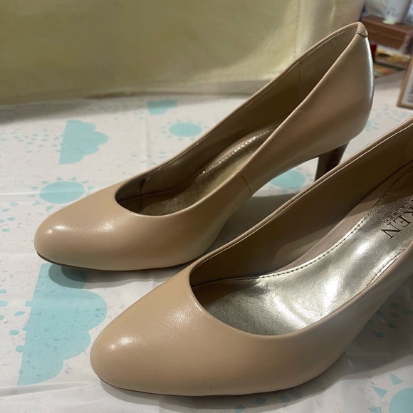 Ralph Lauren tan high heels wore once - Picture 1 of 7